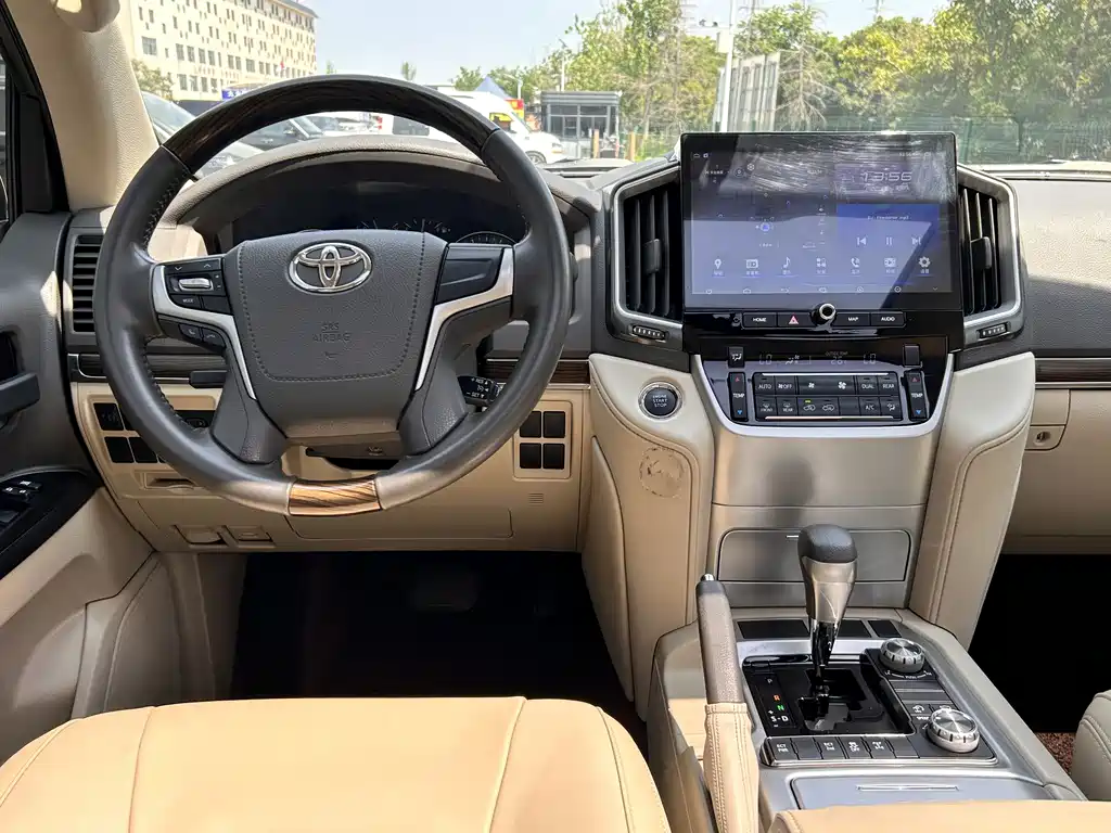 Toyota Land Cruiser 2020 — фото 5
