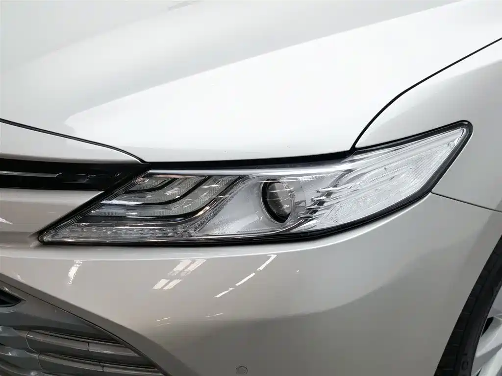 Toyota Camry 2020 — фото 7