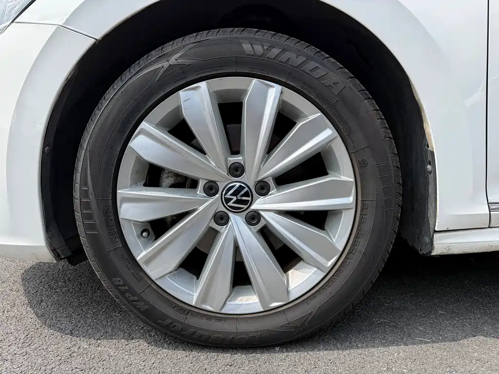 Volkswagen Passat 2020 — фото 18