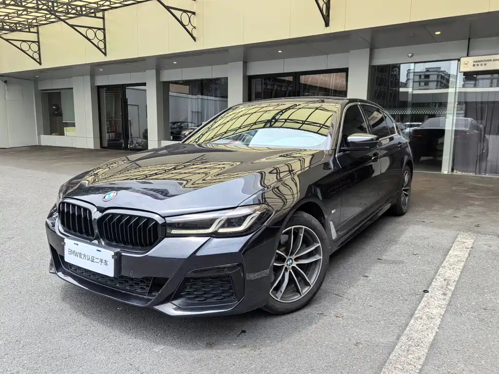 BMW 5 Series 2021 — фото 1