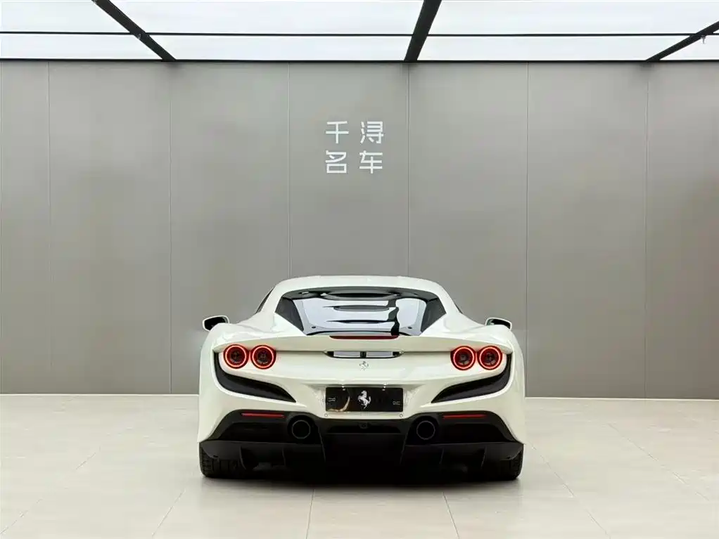 Ferrari F8 2022 — фото 14