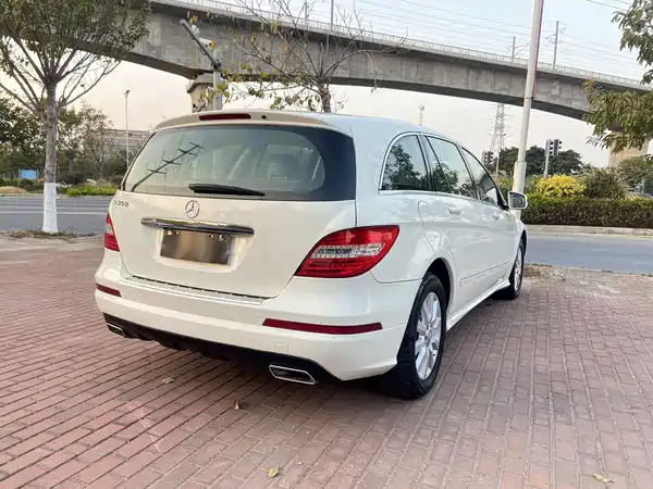 Mercedes-Benz R-Class 2011