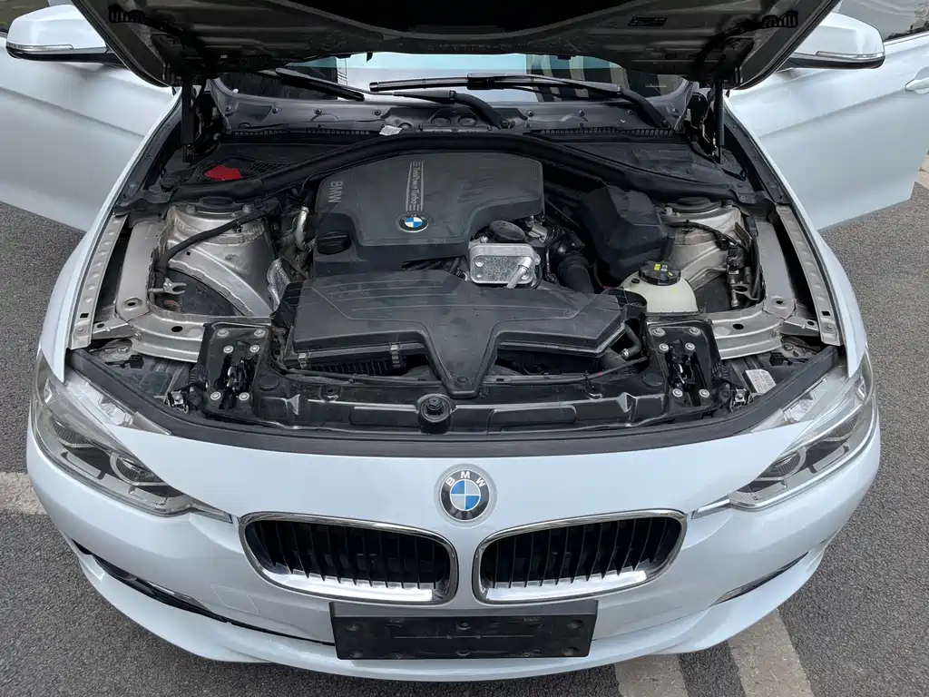 BMW 3 Series 2016 — фото 10