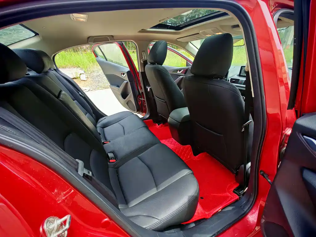 Mazda 3 Axela 2016 — фото 16