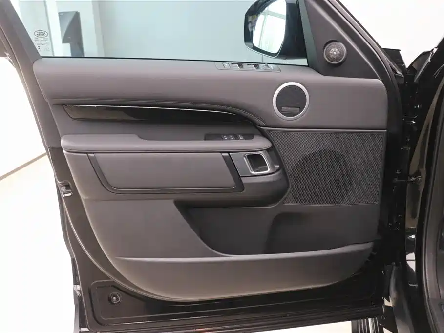 Land Rover Discovery 2025 — фото 10