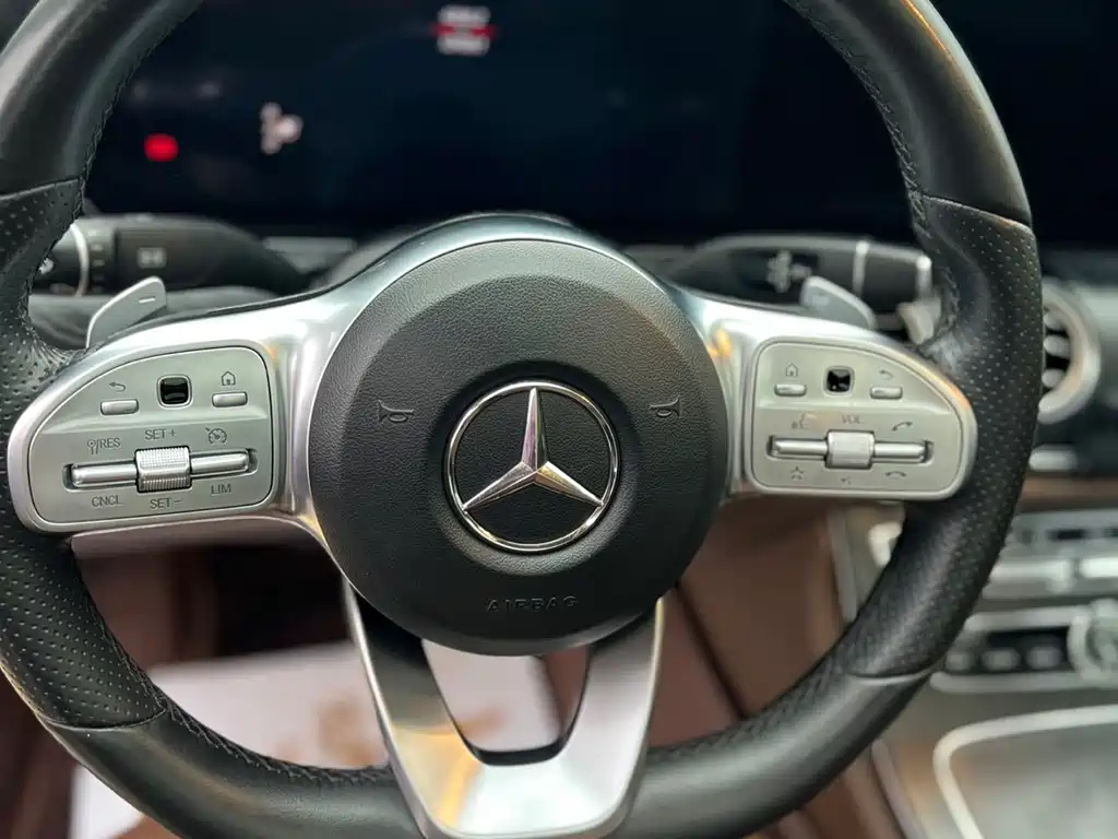 Mercedes-Benz E-Class 2019 — фото 13