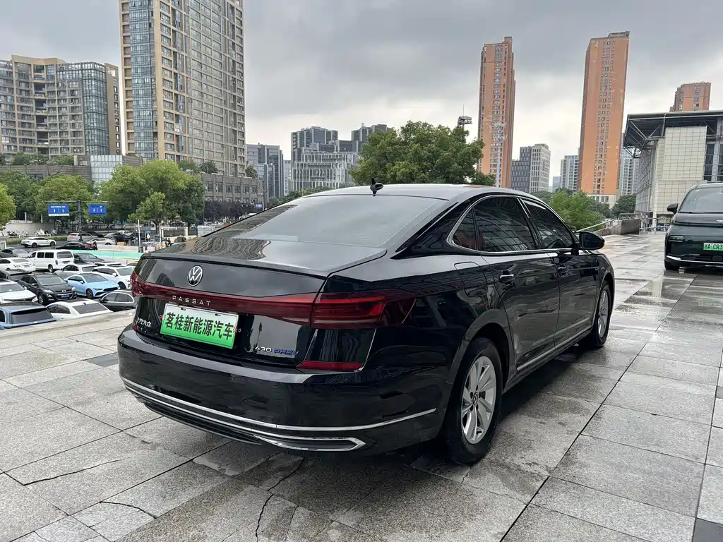 Volkswagen Passat PHEV 2023 — фото 6
