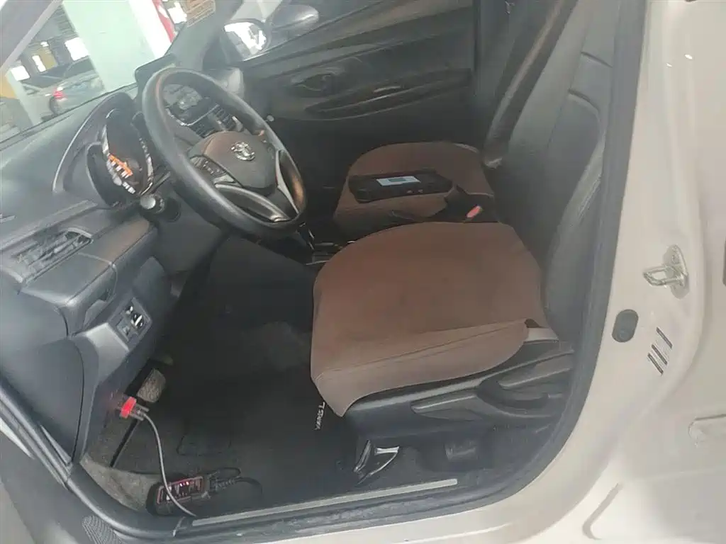 Toyota Yaris L 2022 — фото 15