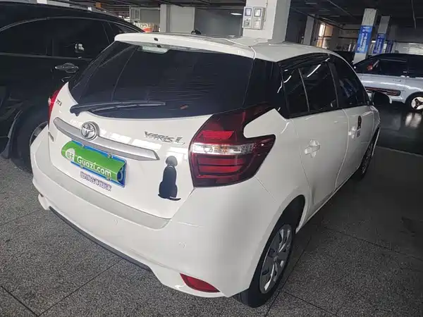 Toyota Yaris L 2022