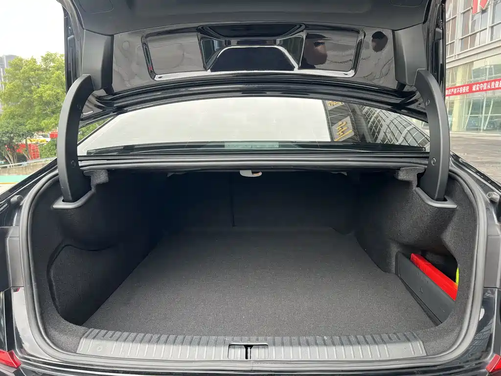 Volkswagen Passat PHEV 2023 — фото 11