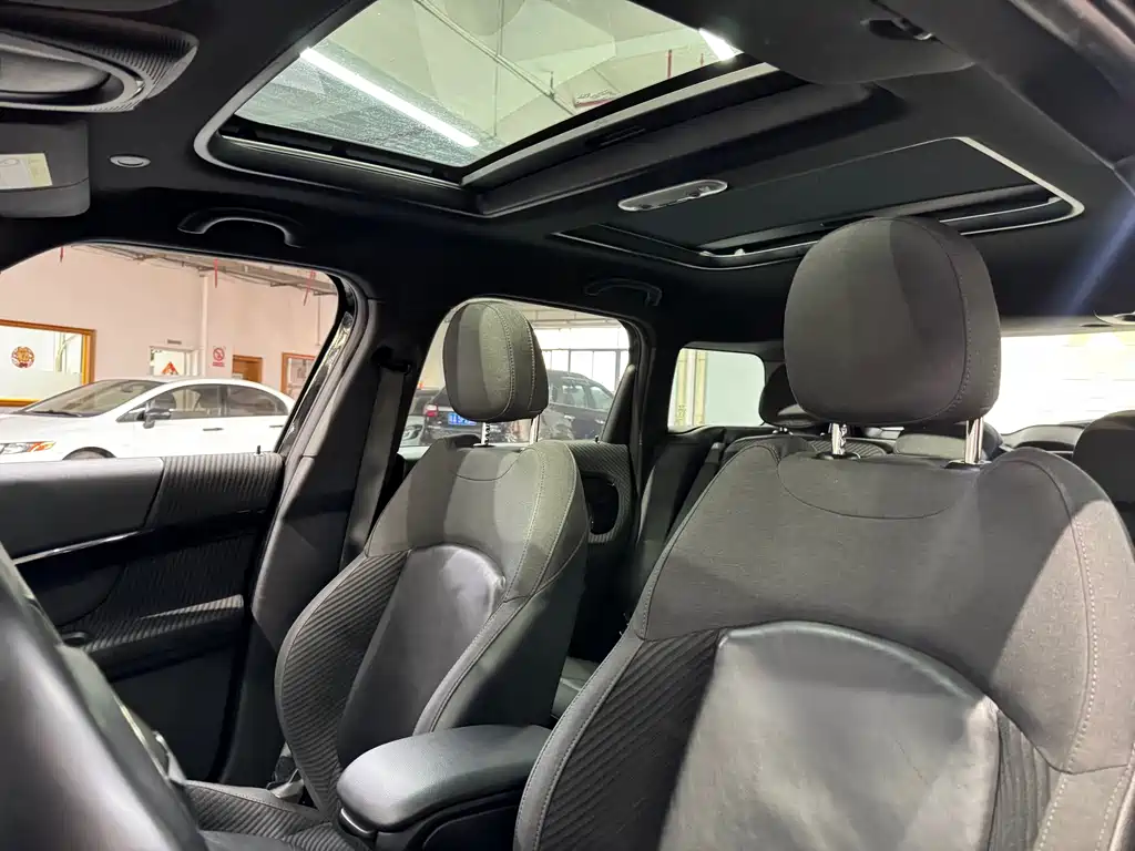 MINI JCW Countryman 2018 — фото 15