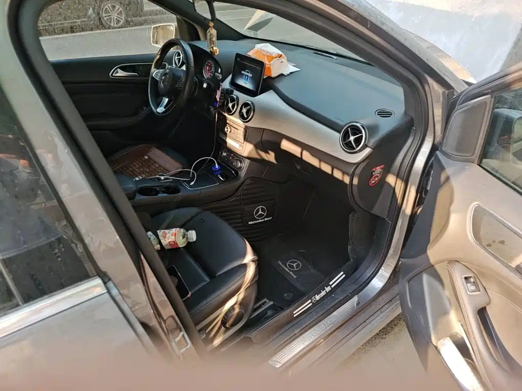 Mercedes-Benz B-Class 2017 — фото 19