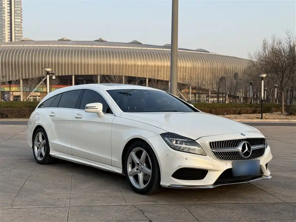 Mercedes-Benz CLS 2016 — фото 25