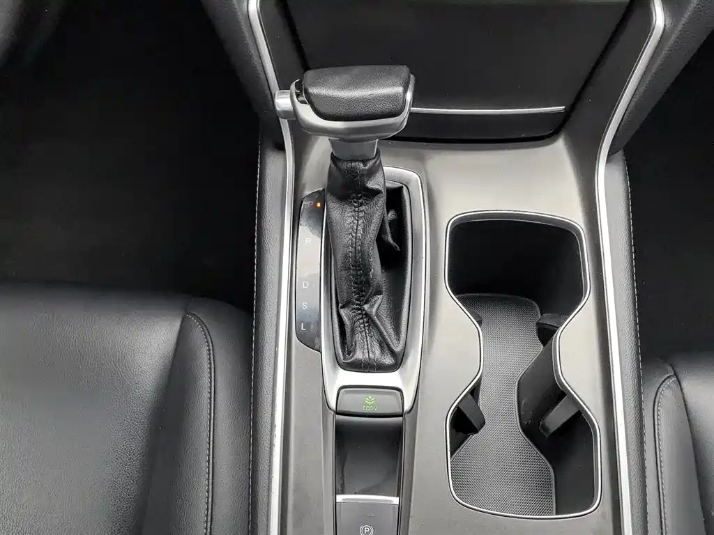 Honda Accord 2018 — фото 13