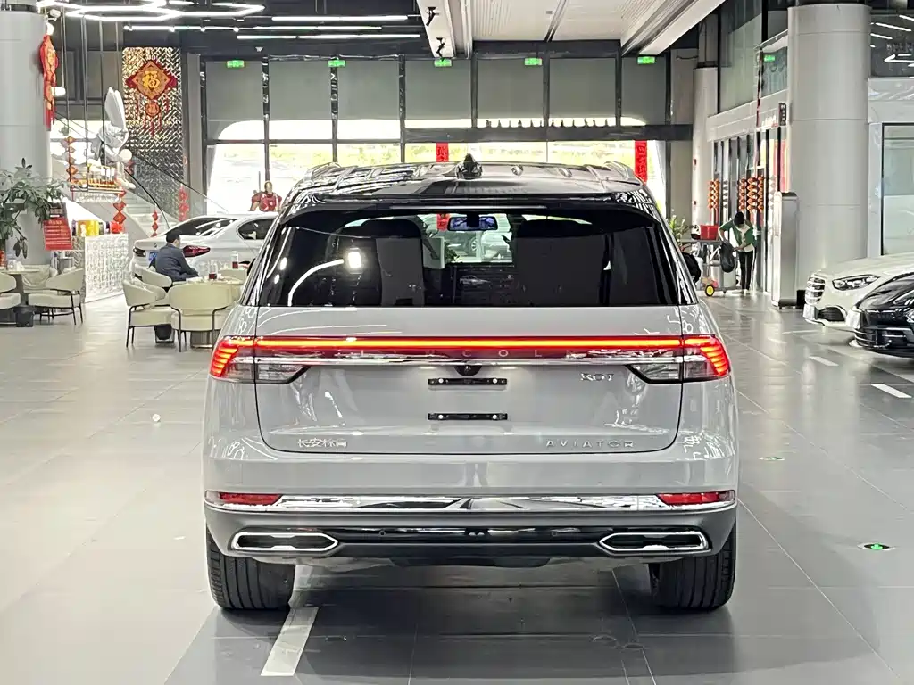 Lincoln Aviator 2024 — фото 10