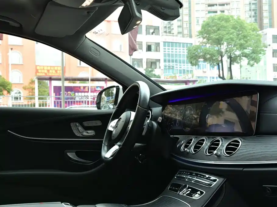 Mercedes-Benz E-Class 2020 — фото 12