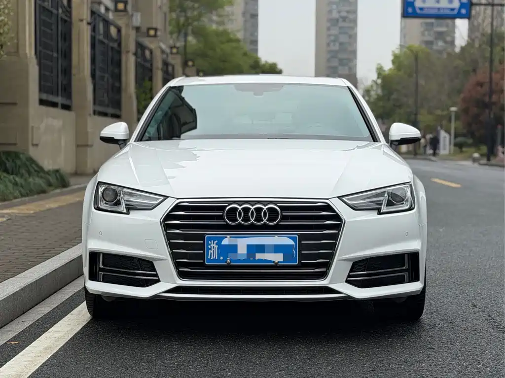Audi A4L 2019 — фото 2
