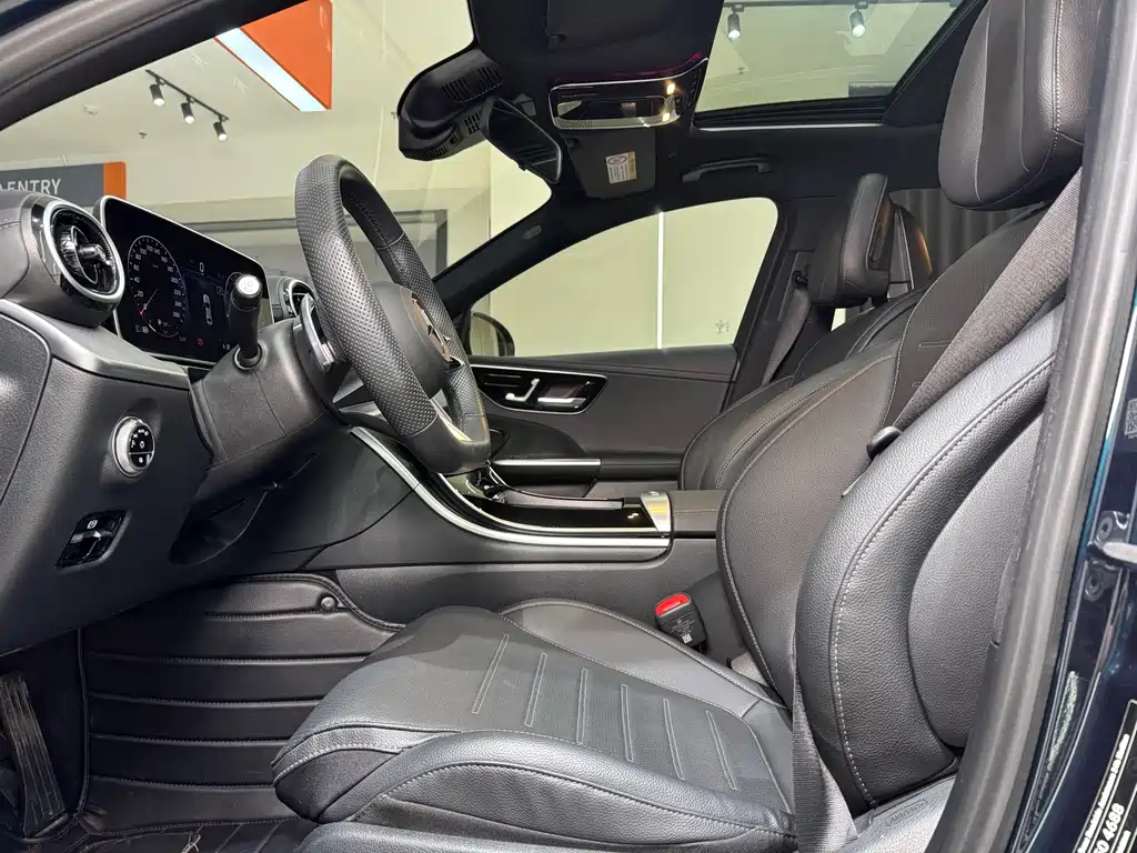 Mercedes-Benz C-Class 2023 — фото 10
