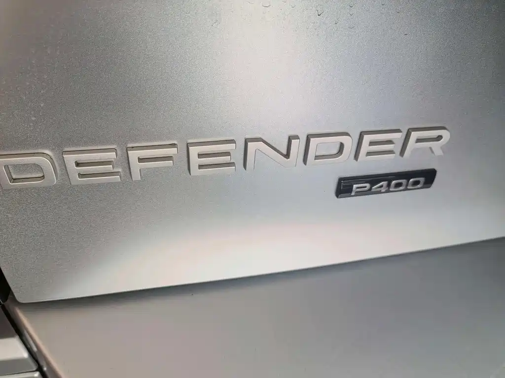 Land Rover Defender 2023 — фото 13