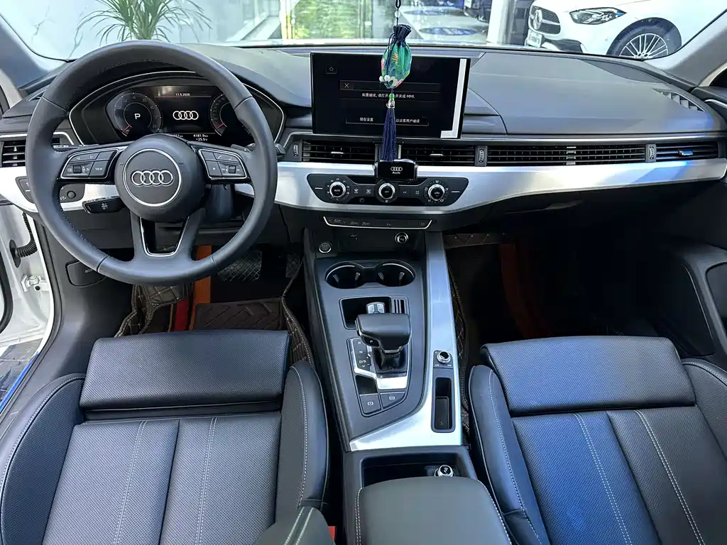 Audi A4L 2025