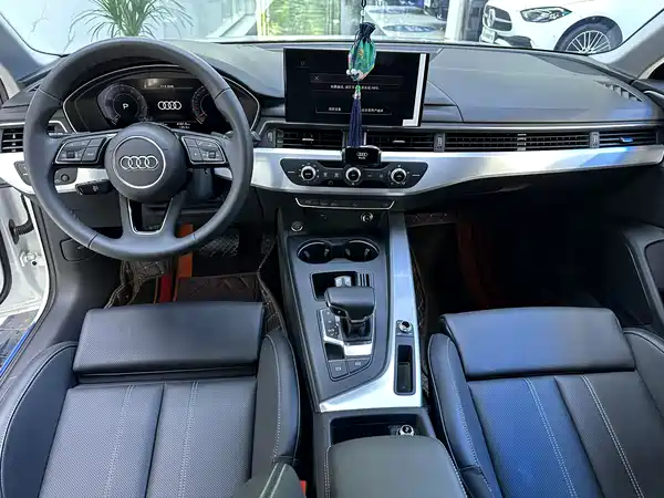Audi A4L 2025