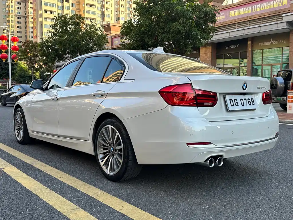 BMW 3 Series 2019 — фото 7