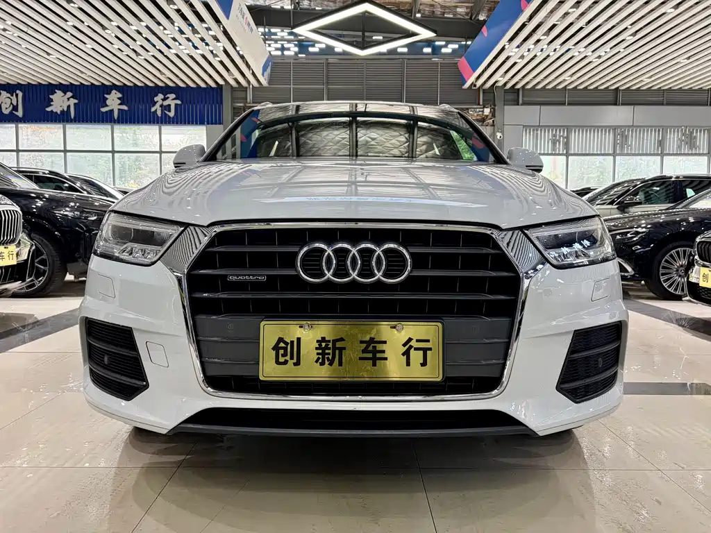 Audi Q3 2017 — фото 1