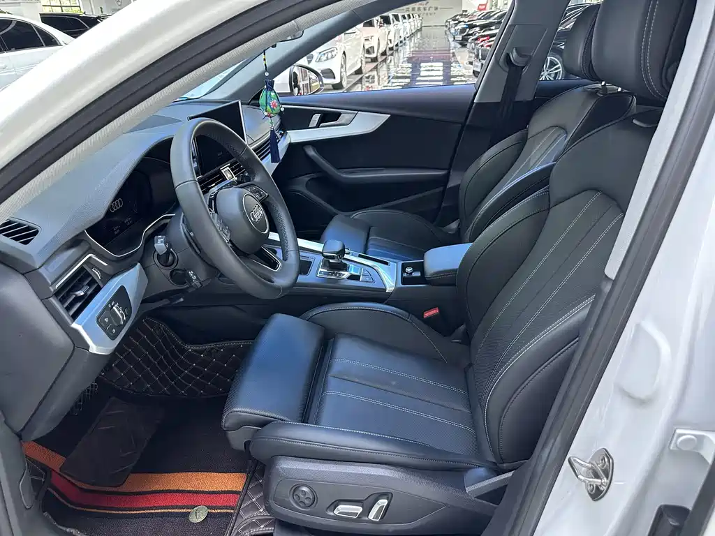 Audi A4L 2025