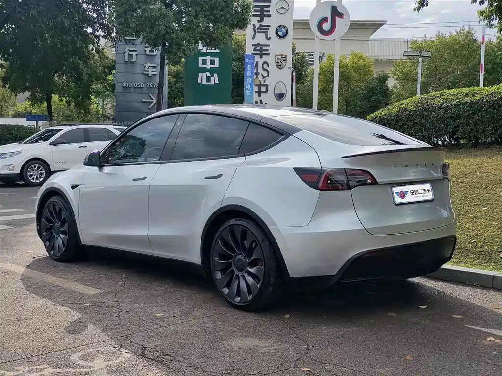 Tesla Model Y 2023 — фото 4