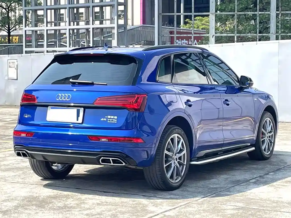 Audi Q5L 2021 — фото 6