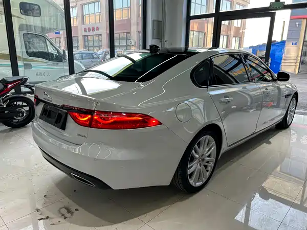 Jaguar XFL 2020