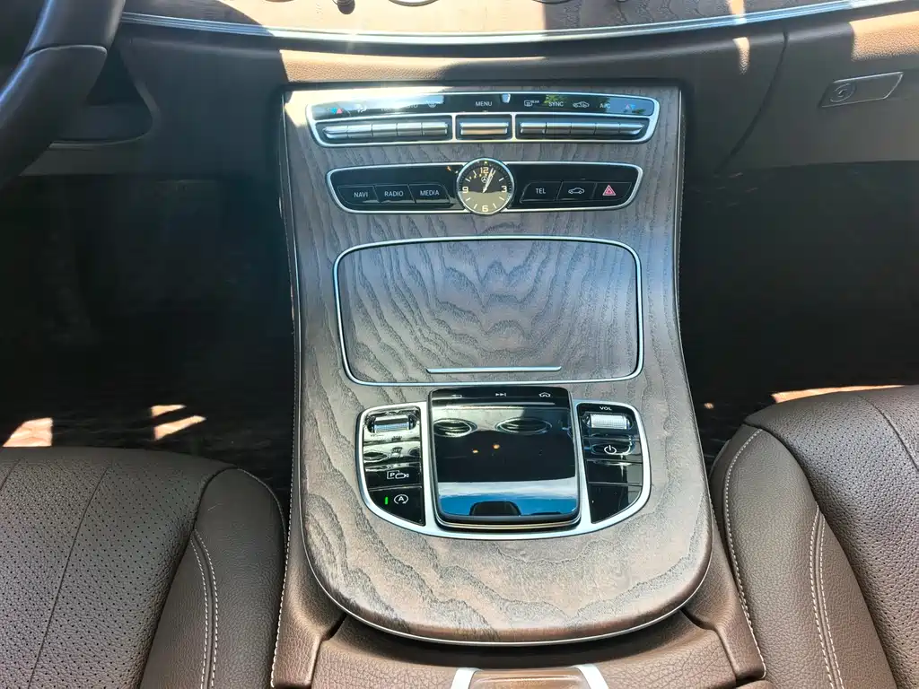 Mercedes-Benz E-Class 2019 — фото 13
