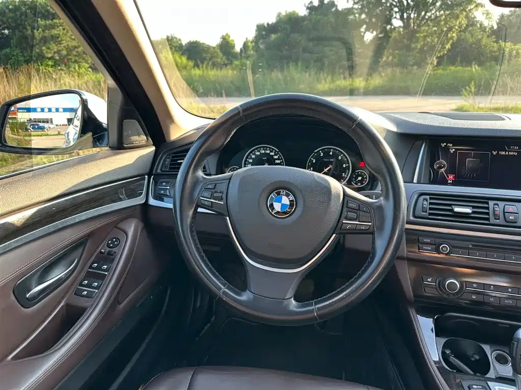 BMW 5 Series 2016 — фото 21