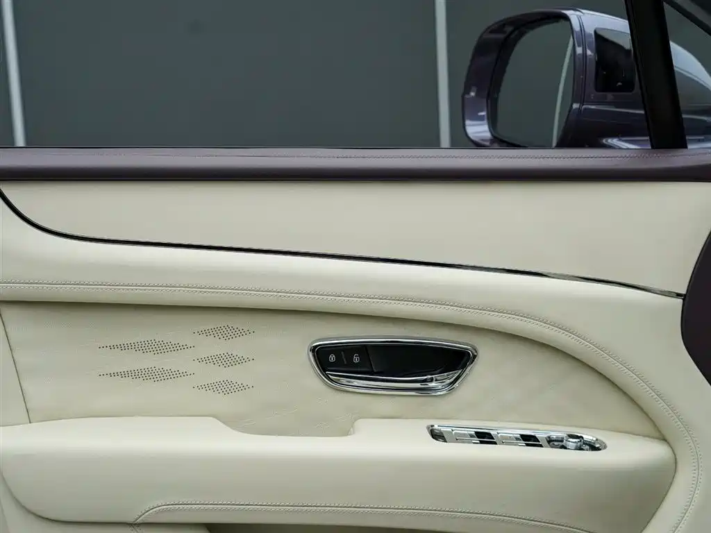 Bentley Bentayga 2025