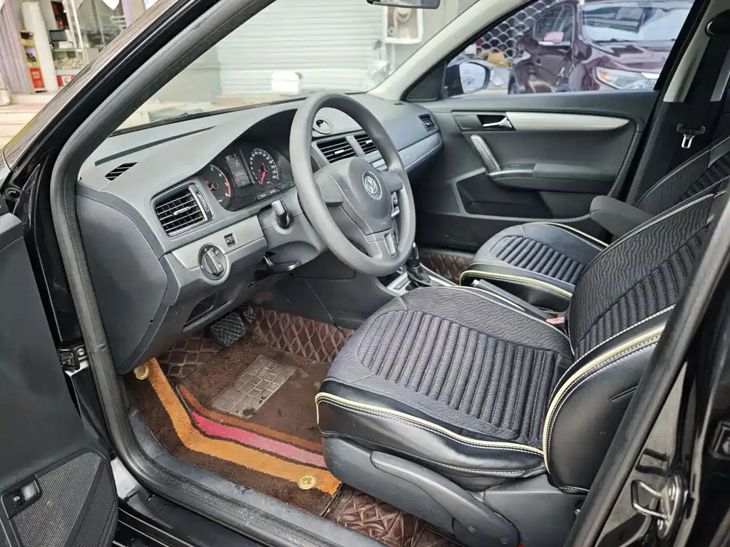 Volkswagen Lavida 2013