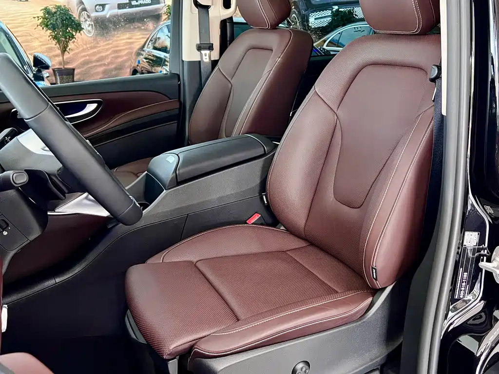 Mercedes-Benz V-Class 2025