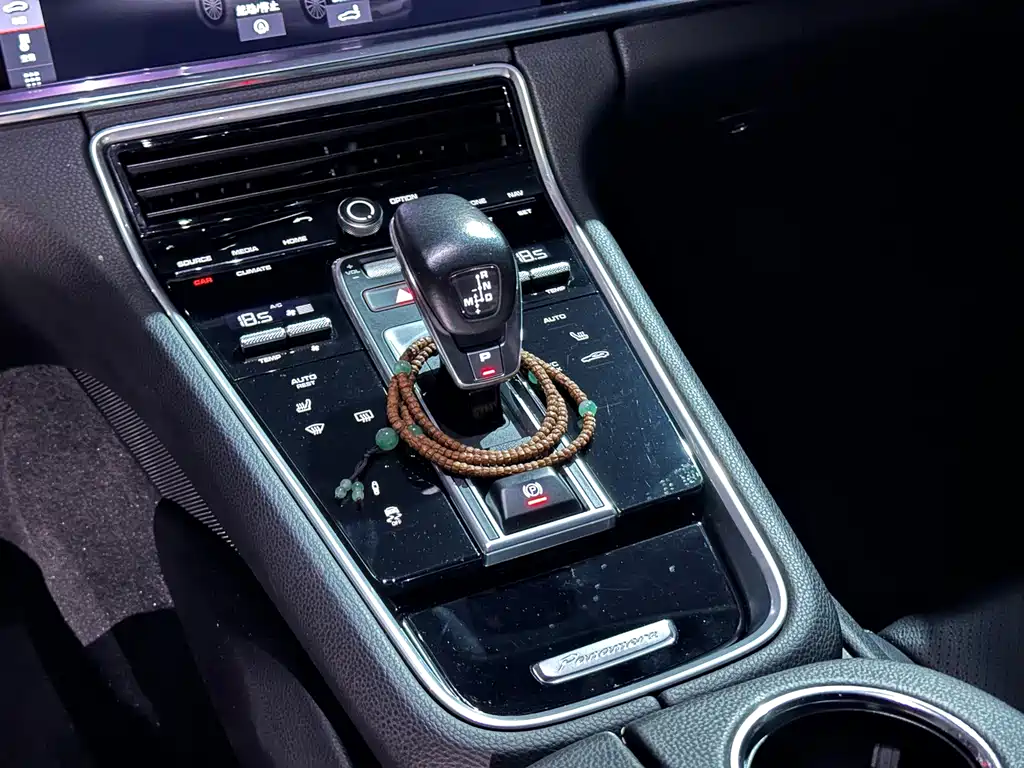 Porsche Panamera 2020 — фото 11