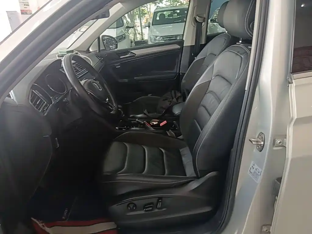 Volkswagen Tiguan L 2019 — фото 15