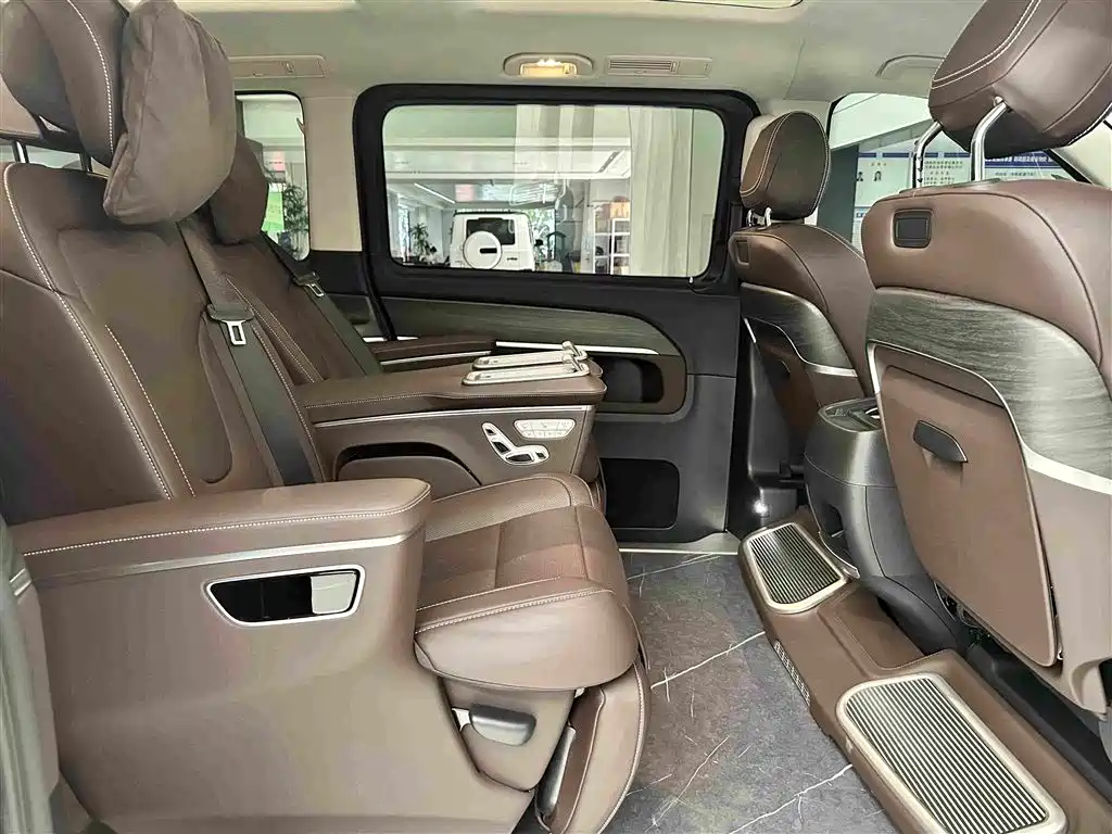 Mercedes-Benz V-Class 2025 — фото 25