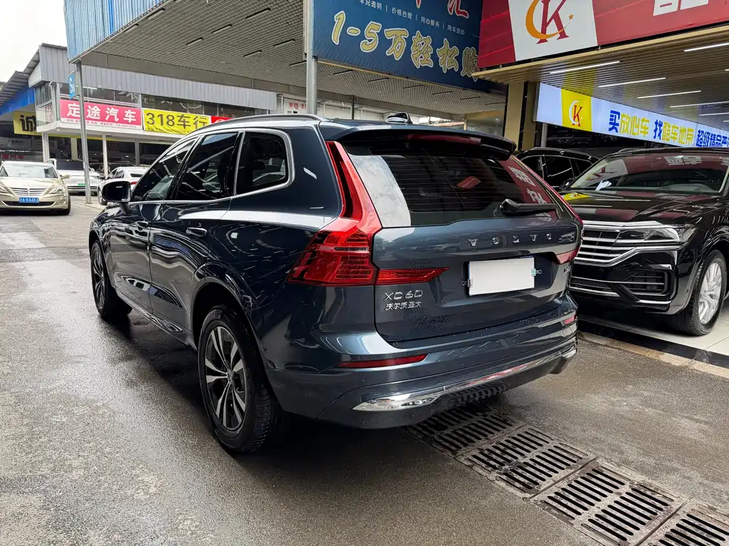 Volvo XC60 2022 — фото 4