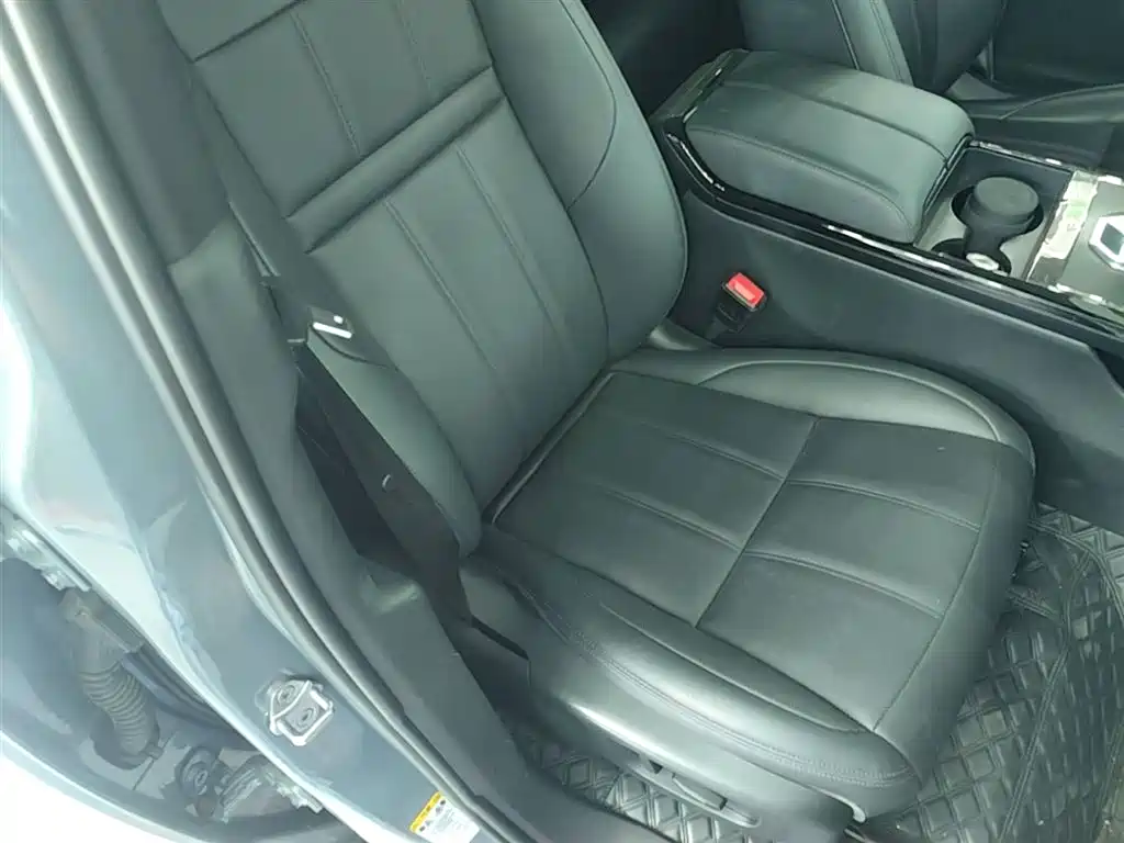 Land Rover Evoque 2021 — фото 25