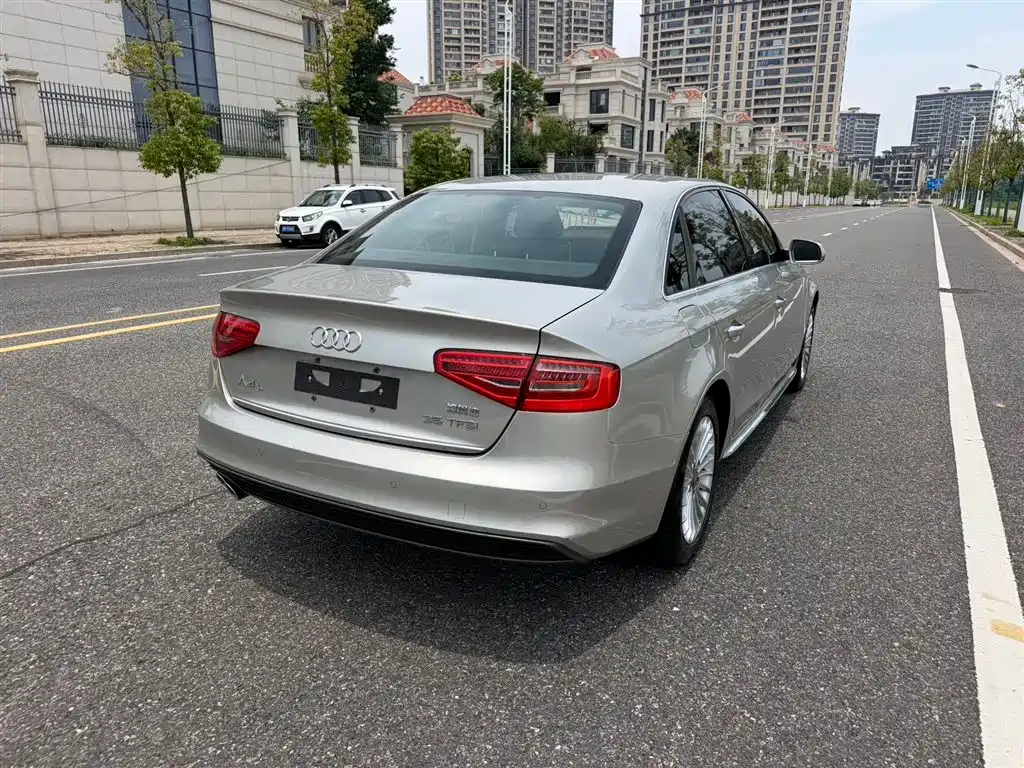 Audi A4L 2016