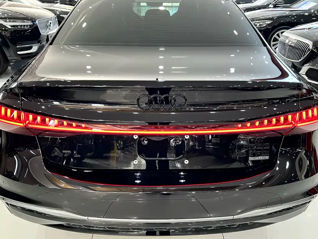 Audi A7L 2025