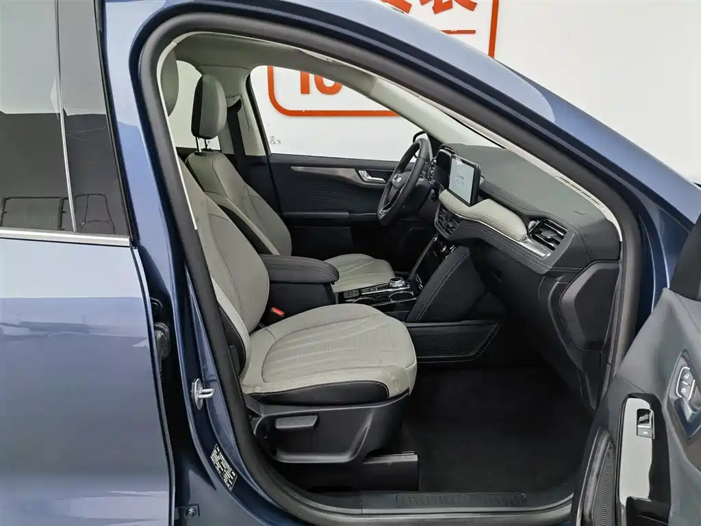 Ford Escape 2023 — фото 23
