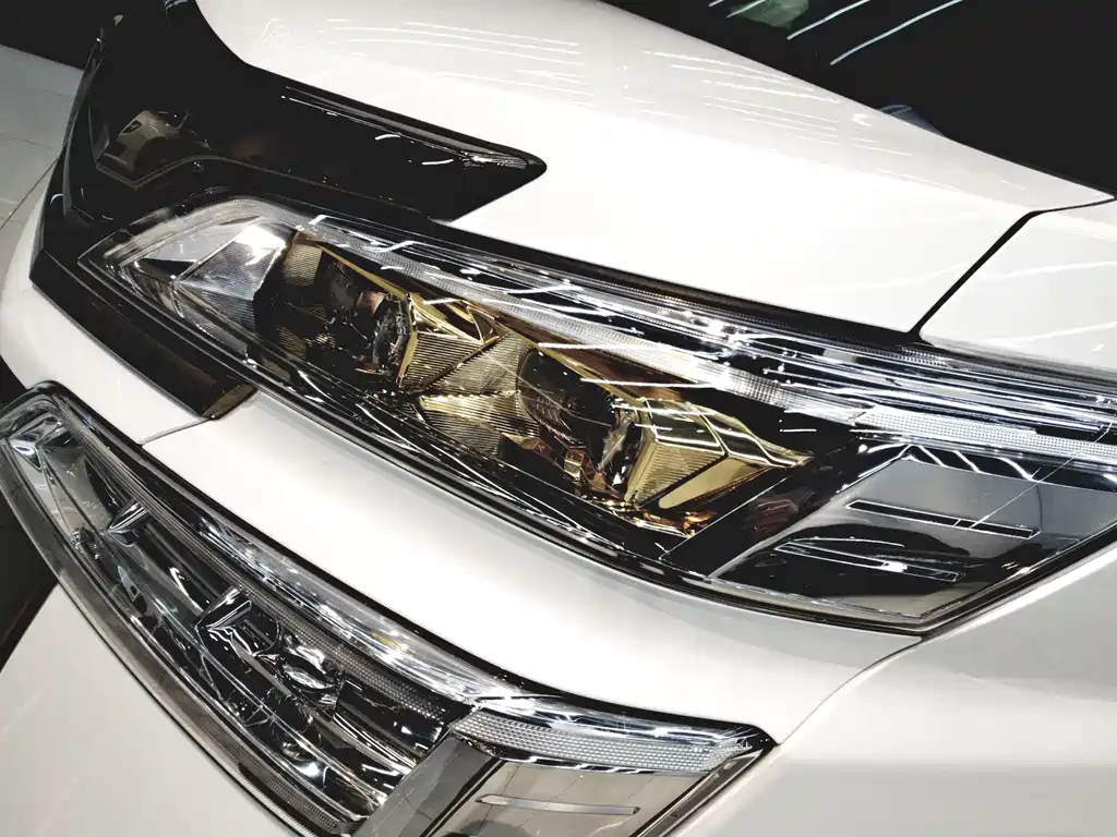 Toyota Vellfire 2021 — фото 16