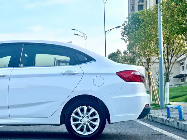 Changan Yuexiang V7 2015