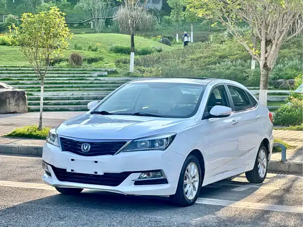 Changan Yuexiang V7 2015