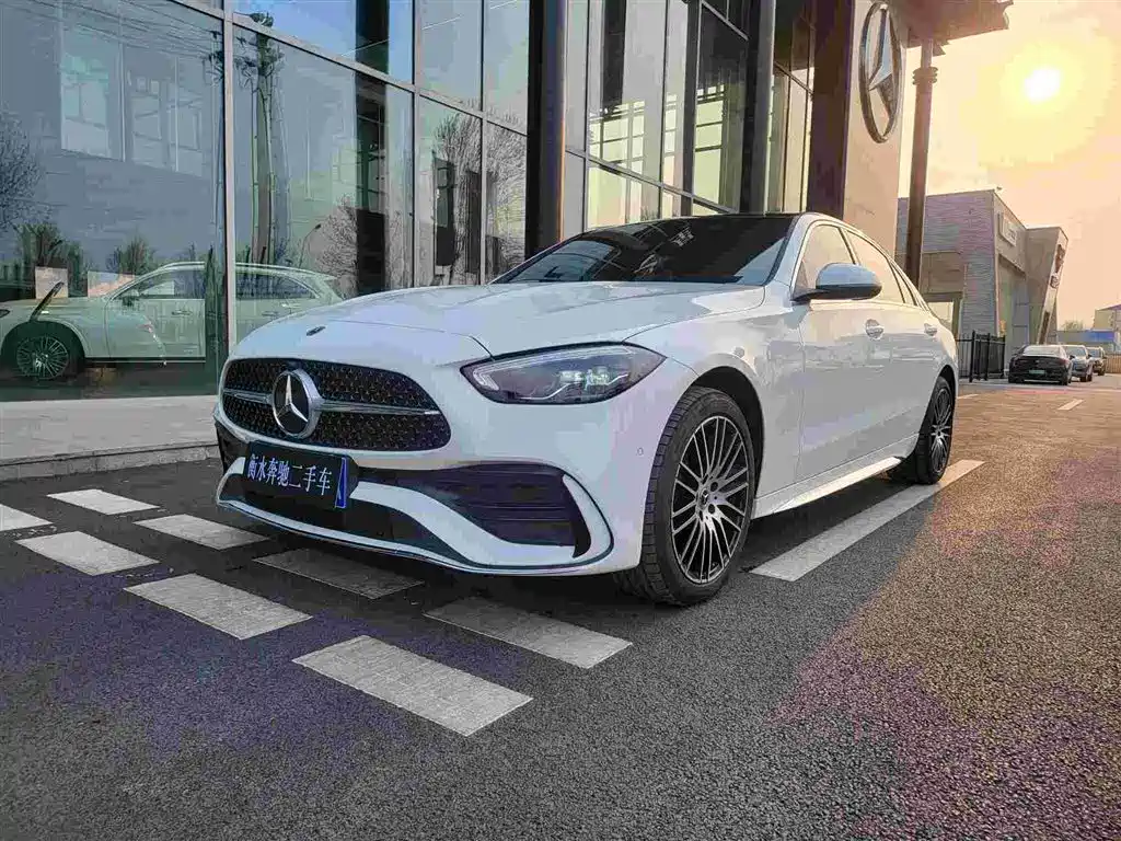 Mercedes-Benz C-Class 2024 — фото 1