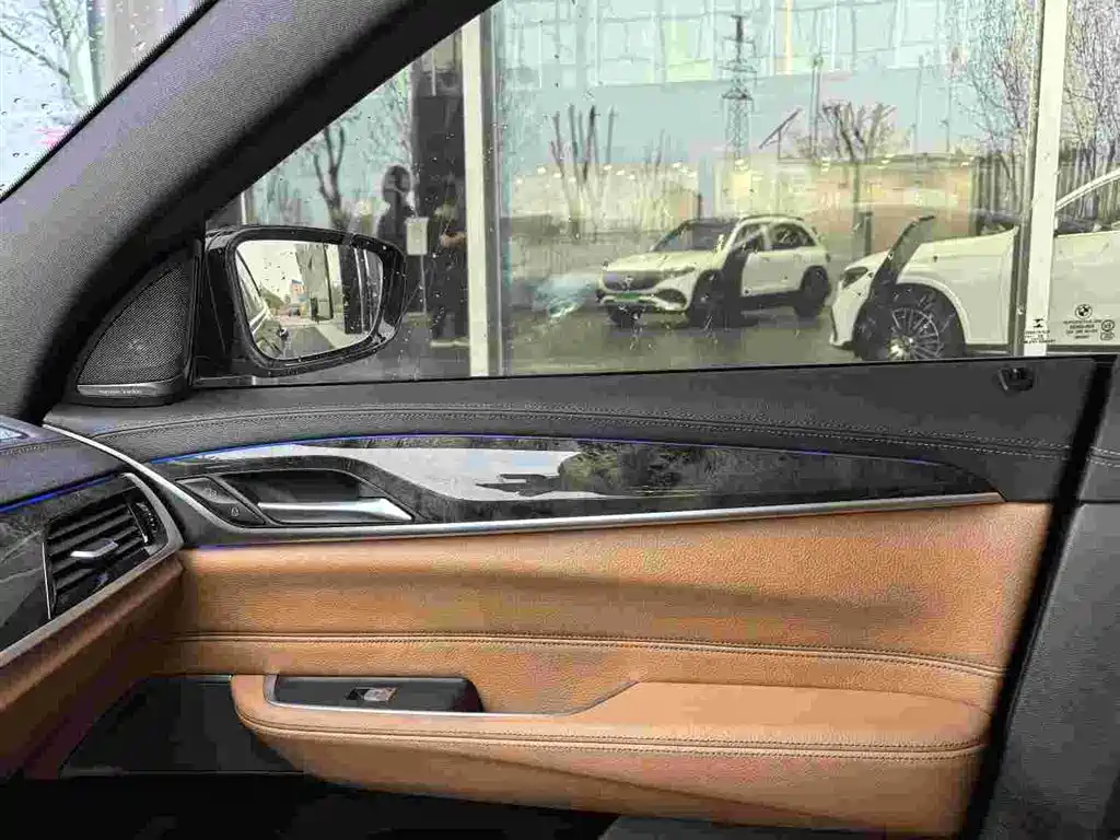 BMW 6 Series GT 2023 — фото 12