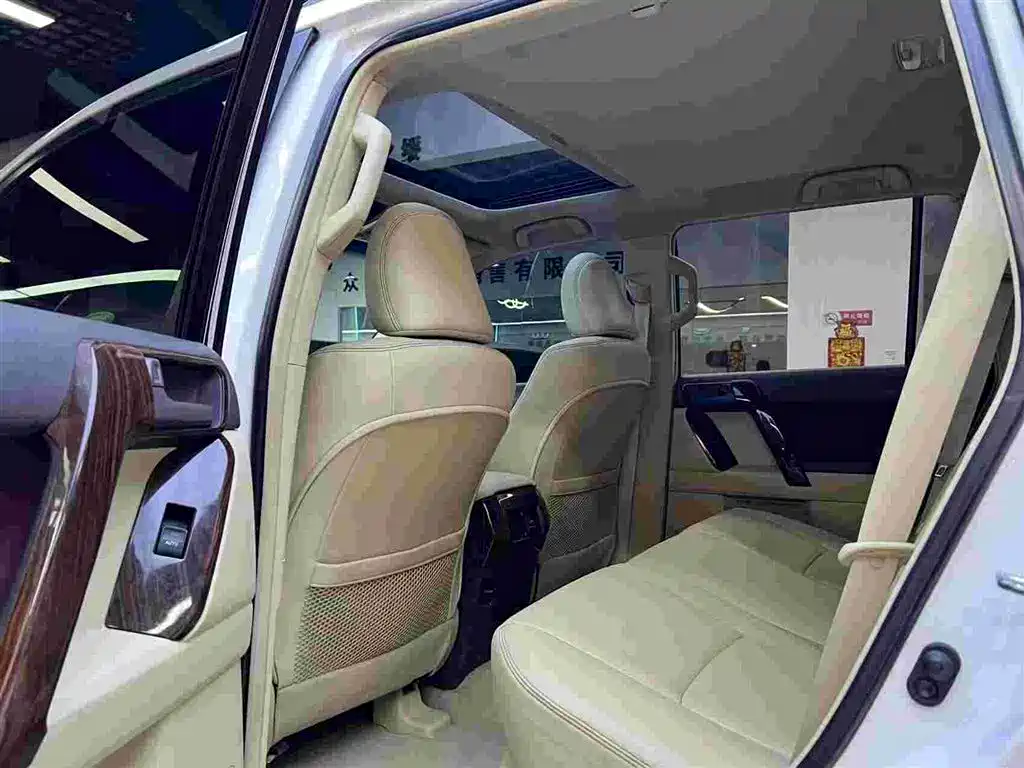 Toyota Prado 2015 — фото 6